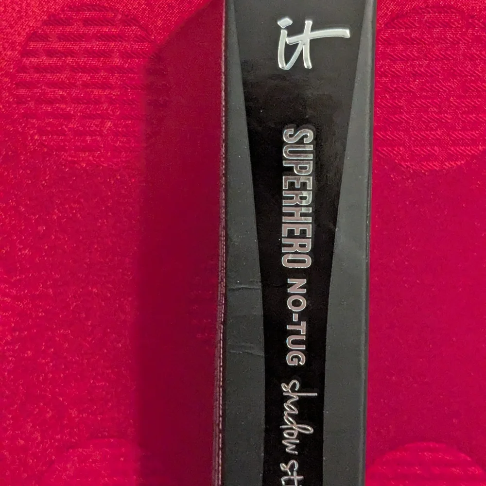 Silk Armor IT Cosmetics Superhero No-Tug Shadow Stick - Full Size NIB